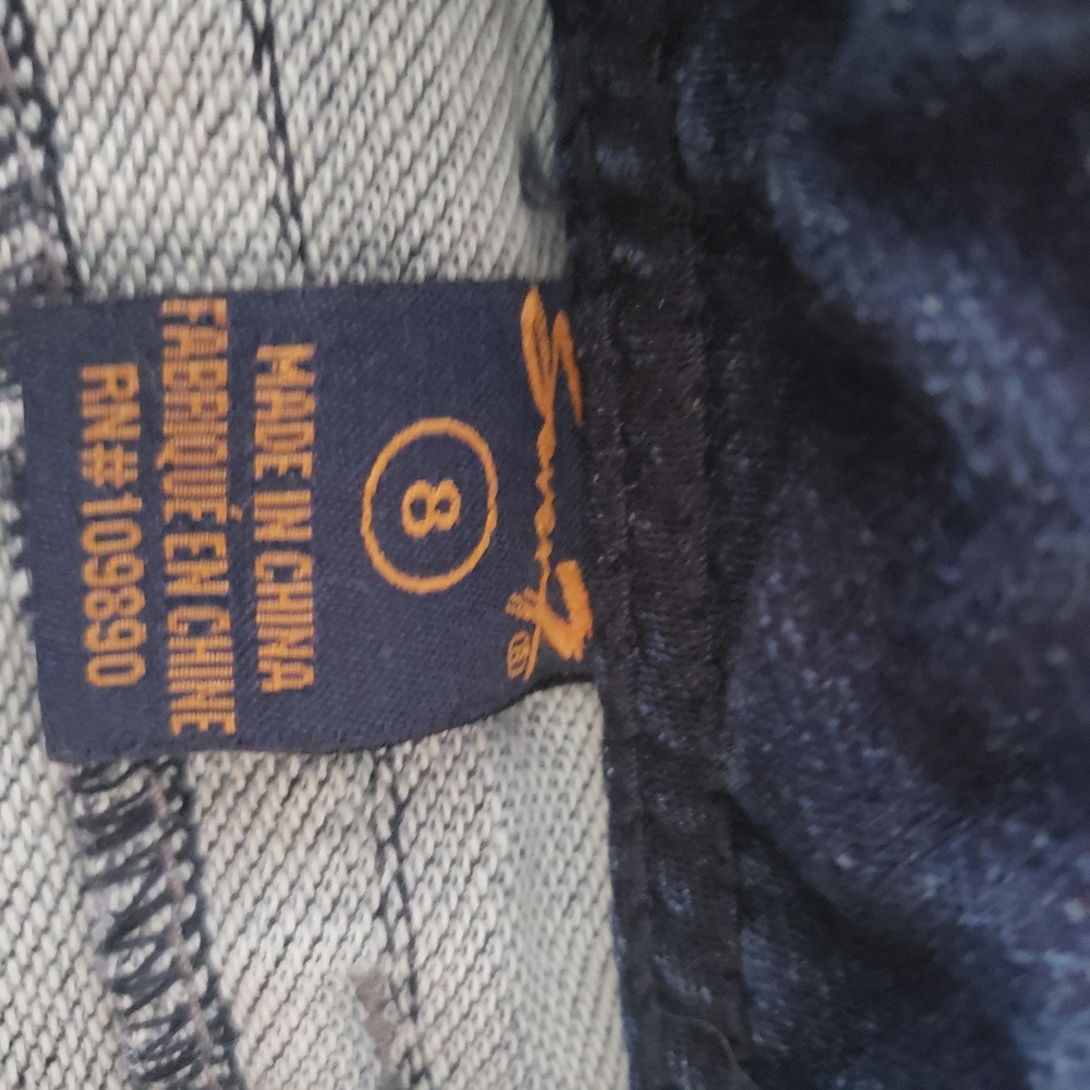 Seven Shorts - Picture 3 of 3